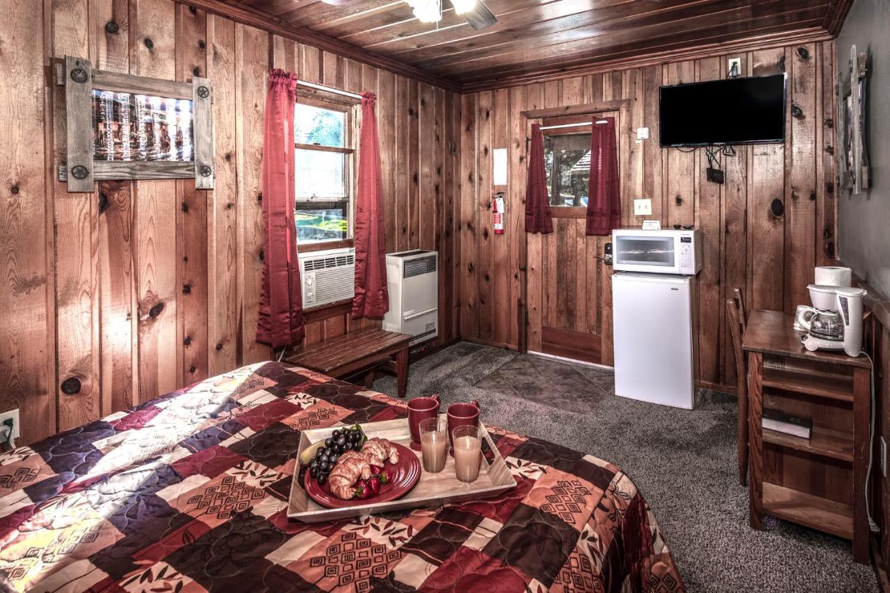 Apache Village 5, Queen Bed, Midtown, Sleeps 2 Ruidoso Exterior photo