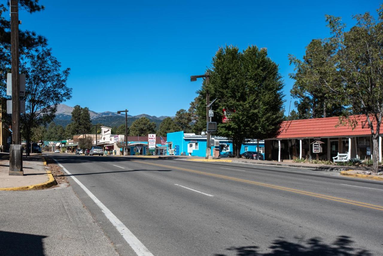 Apache Village 5, Queen Bed, Midtown, Sleeps 2 Ruidoso Exterior photo