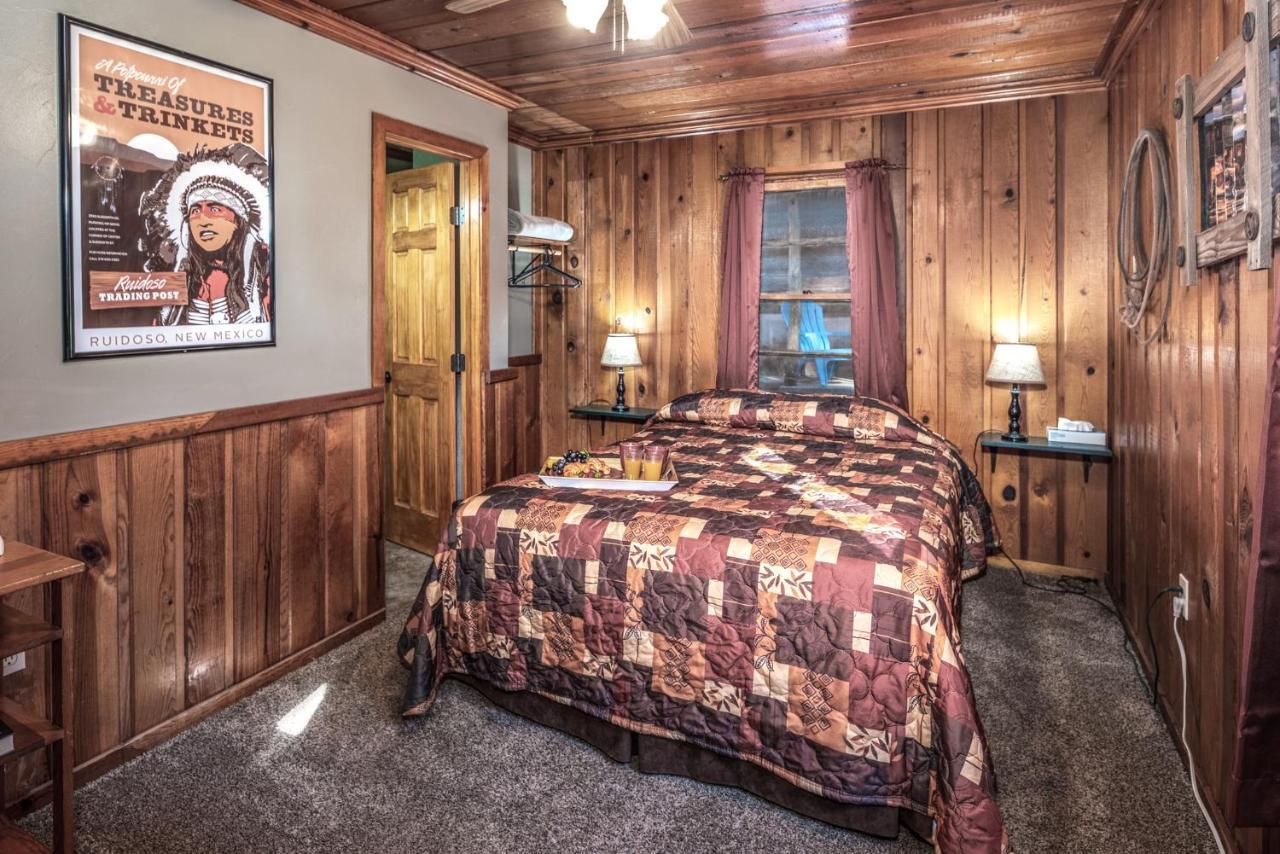 Apache Village 5, Queen Bed, Midtown, Sleeps 2 Ruidoso Exterior photo
